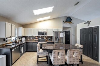 279 SW Glenwood Dr in Port St. Lucie, FL - Building Photo - Building Photo