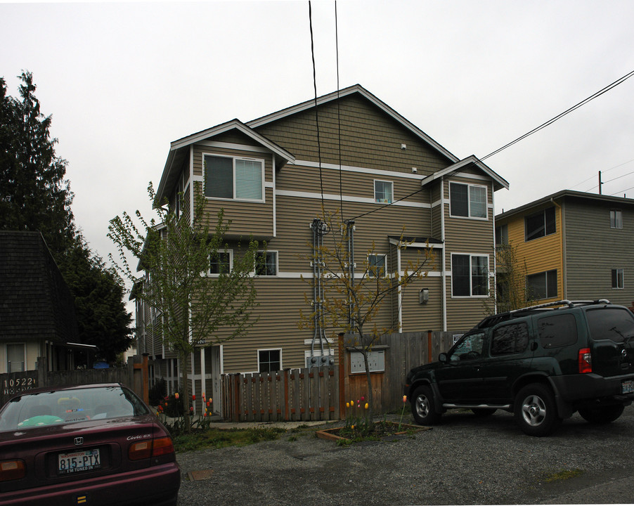 10520 Whitman Ave in Seattle, WA - Building Photo