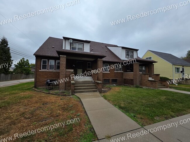 property at 625 Roosevelt Dr