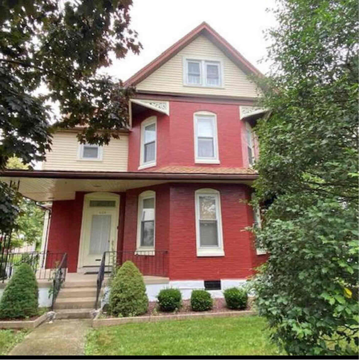 428 Main St-Unit -1 First Floor in Mohrsville, PA - Foto de edificio