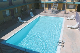 Palm Shadows Apartments in Tucson, AZ - Foto de edificio - Building Photo