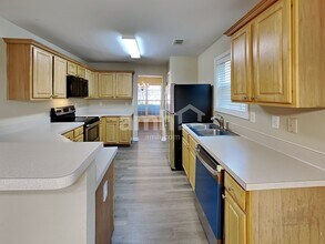 6483 Grand Hickory Dr in Braselton, GA - Foto de edificio - Building Photo