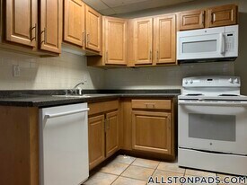 437 Cambridge St, Unit 3 in Boston, MA - Building Photo