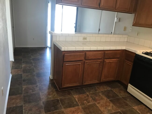 2121 Phlox Ave in Rosamond, CA - Building Photo - Building Photo