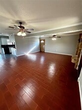 813 Co Rd 3680 in Paradise, TX - Building Photo - Building Photo