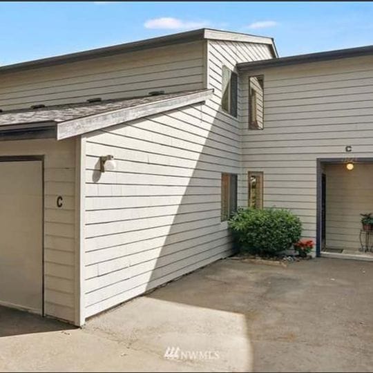 15624 8th Ave SW, Unit A in Burien, WA - Building Photo - Building Photo