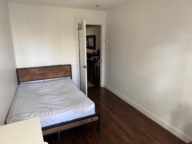 4409 Saint Laurent Boul in Montréal, QC - Building Photo - Building Photo