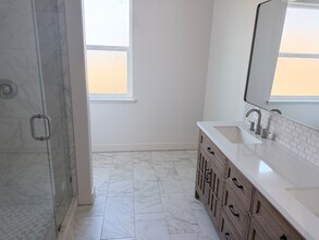 14812 2nd St NE in Moses Lake, WA - Foto de edificio - Building Photo