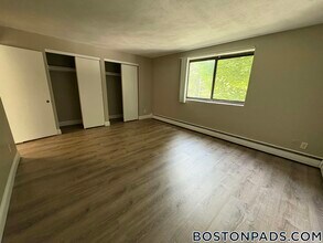 16 Whites Ave, Unit 31 in Watertown, MA - Building Photo - Building Photo