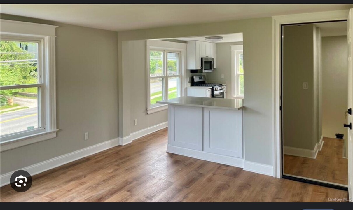 232 Bedford Rd in Pleasantville, NY - Building Photo