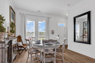 2163 Roosevelt Dr in Lewis Center, OH - Building Photo - Building Photo