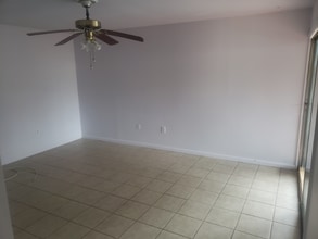 21 11th St in Shalimar, FL - Foto de edificio - Building Photo
