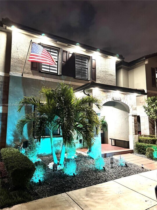 11063 W 32nd Ln in Hialeah, FL - Building Photo