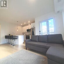 45-45 Norwood Terrace in Toronto, ON - Building Photo - Building Photo