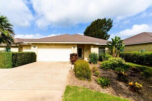 10 Golf House Rd in Laguna Vista, TX - Building Photo