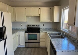 2715 Inverness Blvd in Rawlins, WY - Building Photo - Building Photo