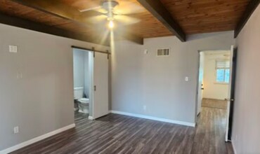 2221 E Donner Ave in Fresno, CA - Building Photo - Building Photo