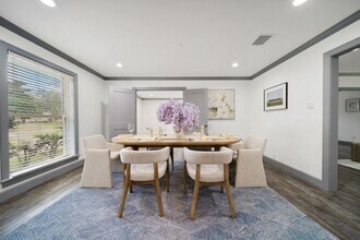 10042 Briar Forest Dr in Houston, TX - Building Photo - Building Photo