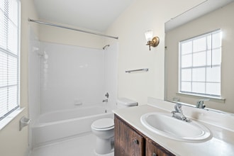 Fairfax Manor Townhomes in Memphis, TN - Building Photo - Building Photo