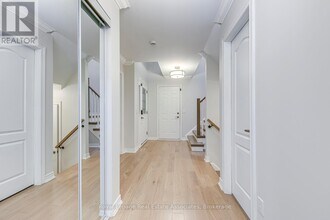 1735 The Collegeway in Mississauga, ON - Building Photo - Building Photo