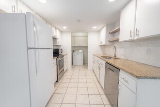 9348 Highedge Cir in Dallas, TX - Building Photo - Building Photo