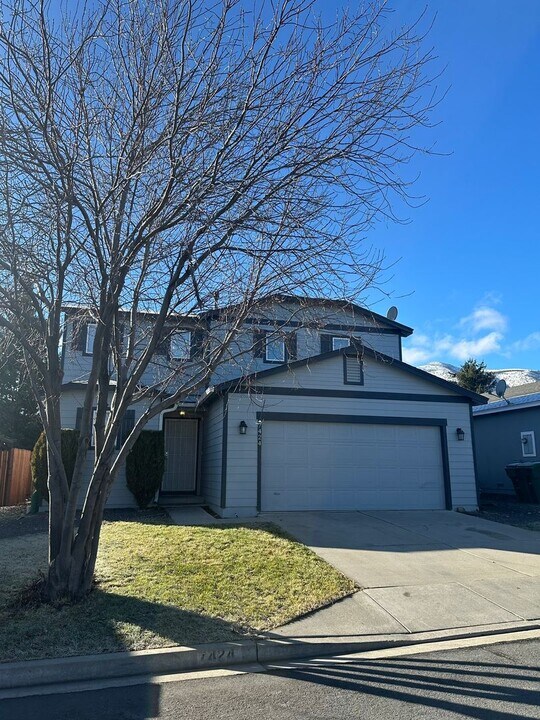 7424 Gannon Dr in Reno, NV - Building Photo