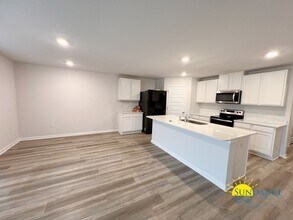 4737 Airmen Dr in Crestview, FL - Building Photo - Building Photo