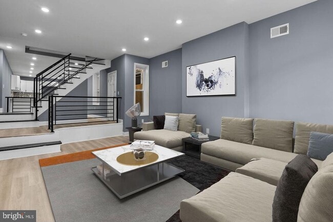 property at 2513 W Oxford St