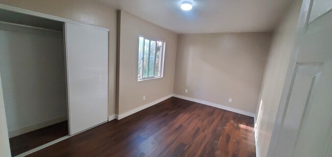 956 E 55th St, Unit 956 in Los Angeles, CA - Building Photo - Building Photo