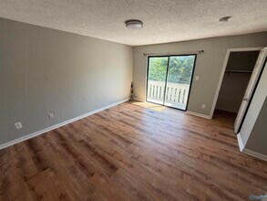 4931 Cotton Row NW in Huntsville, AL - Foto de edificio - Building Photo