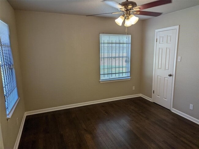 property at 5622 Elmlawn Dr