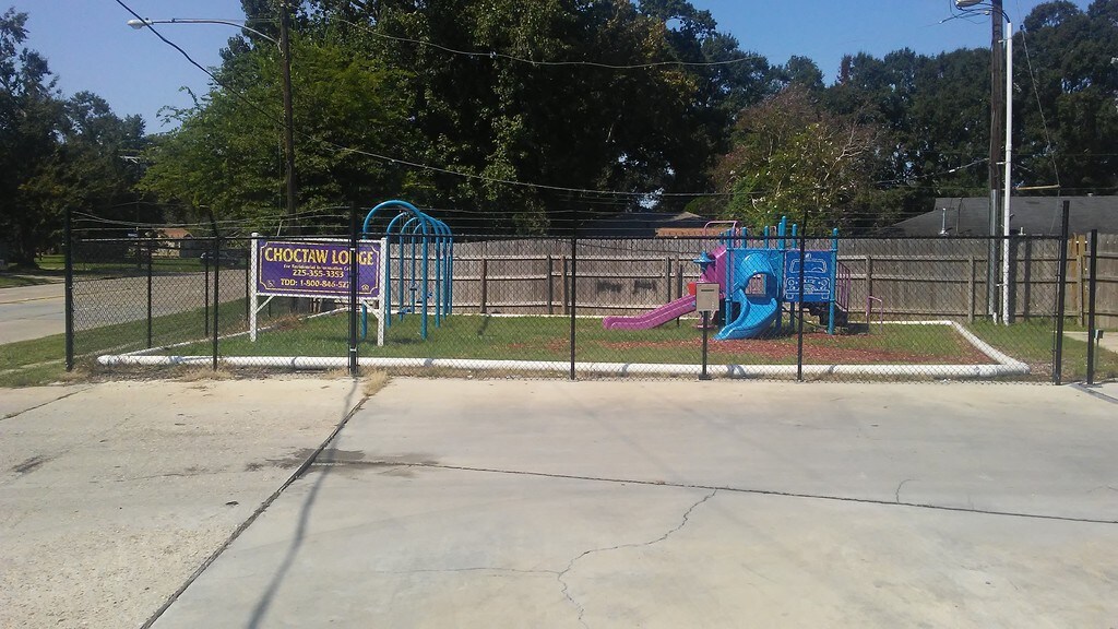 Choctaw Lodge Baton Rouge, LA Apartments