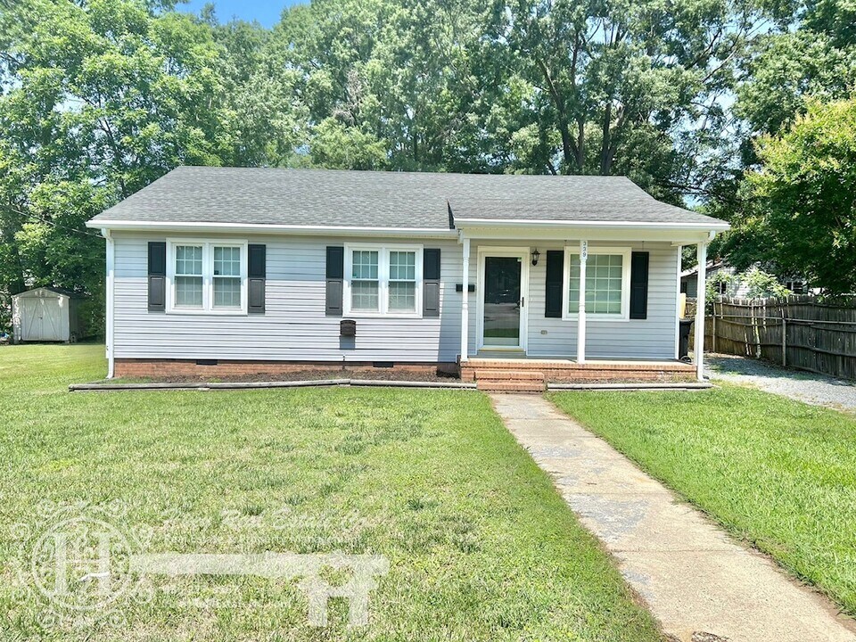 339 Thompson St in Burlington, NC - Building Photo