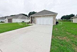 113 Rainfall Ln in Carencro, LA - Foto de edificio - Building Photo