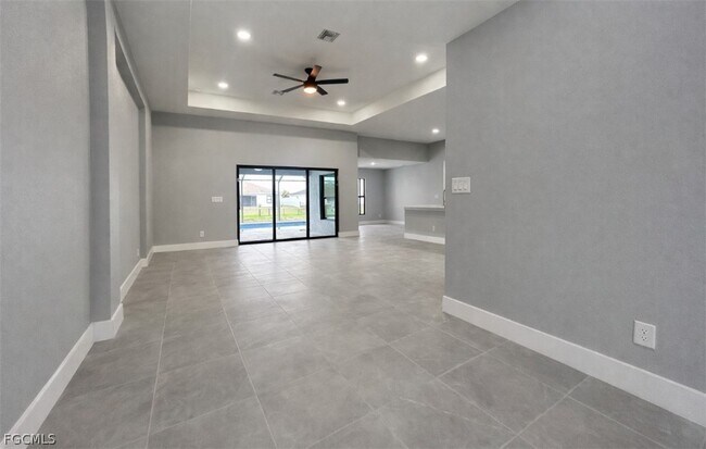 529 SE 7th St in Cape Coral, FL - Building Photo - Building Photo