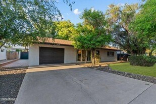 3938 E Cheery Lynn Rd in Phoenix, AZ - Building Photo