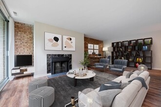 5900 Oakwood Dr in Lisle, IL - Building Photo - Building Photo