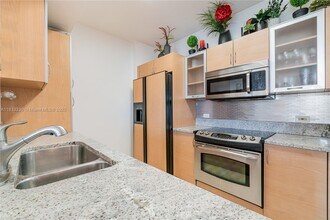 2775 NE 187th St in Aventura, FL - Building Photo - Building Photo