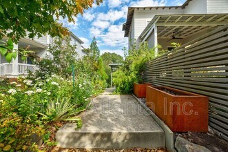 1092 Kirkwood Ave SE in Atlanta, GA - Building Photo - Building Photo