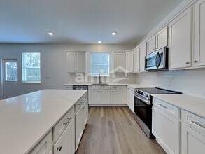 472 Pointe Dr in Dallas, GA - Building Photo - Building Photo