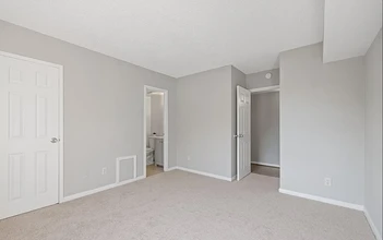 2233 Castle Rock Sq, Unit 11C in Reston, VA - Building Photo - Building Photo