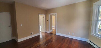 197 Winnikee Ave in Poughkeepsie, NY - Building Photo - Building Photo