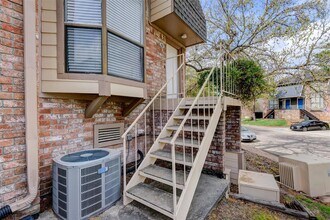 2203 Place Rebecca Ln in Houston, TX - Building Photo - Building Photo