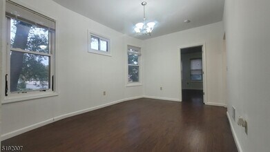 296 N Clinton St-Unit -2 in East Orange, NJ - Building Photo - Building Photo