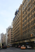 1095-1099 Madison Ave in New York, NY - Building Photo - Building Photo