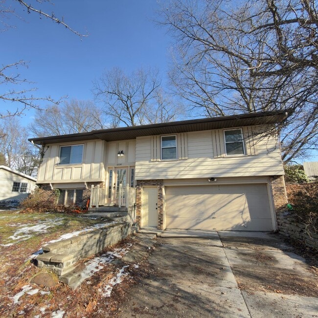 property at 5390 Newcastle Dr SE