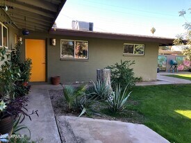 2020 S Granada Dr in Tempe, AZ - Building Photo