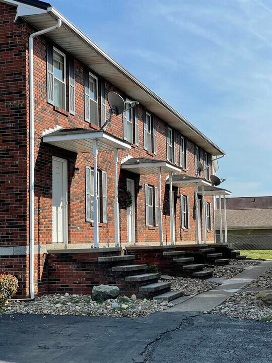 3121 Virginia Ave in Hurricane, WV - Building Photo