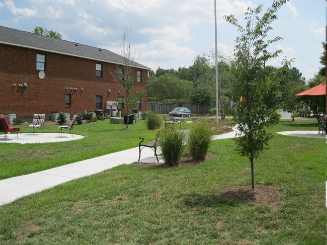 Arlington Pointe Apartments in Greenville, NC - Building Photo - Building Photo