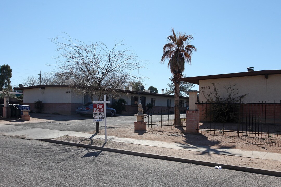 3320-3326 E Bermuda St in Tucson, AZ - Foto de edificio